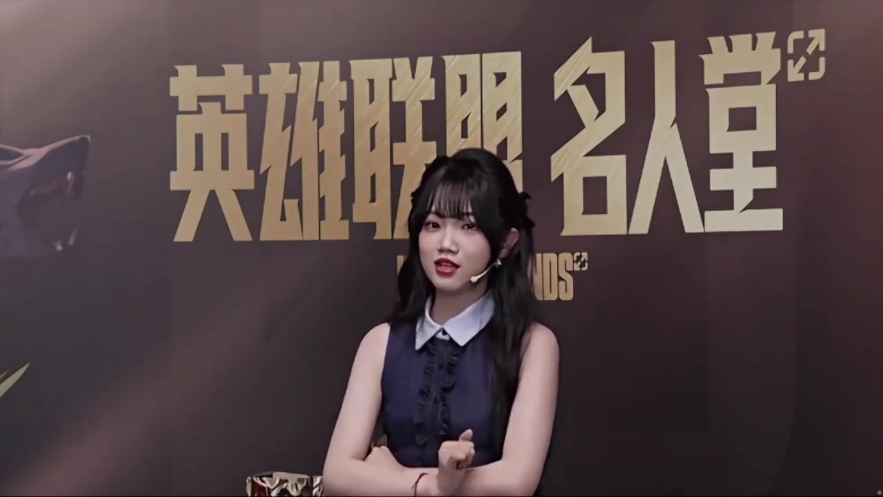 你说四大皆空,却紧闭双眼🤣赛后Uzi名人节目 所有嘉宾目不斜视 不敢看十月美腿